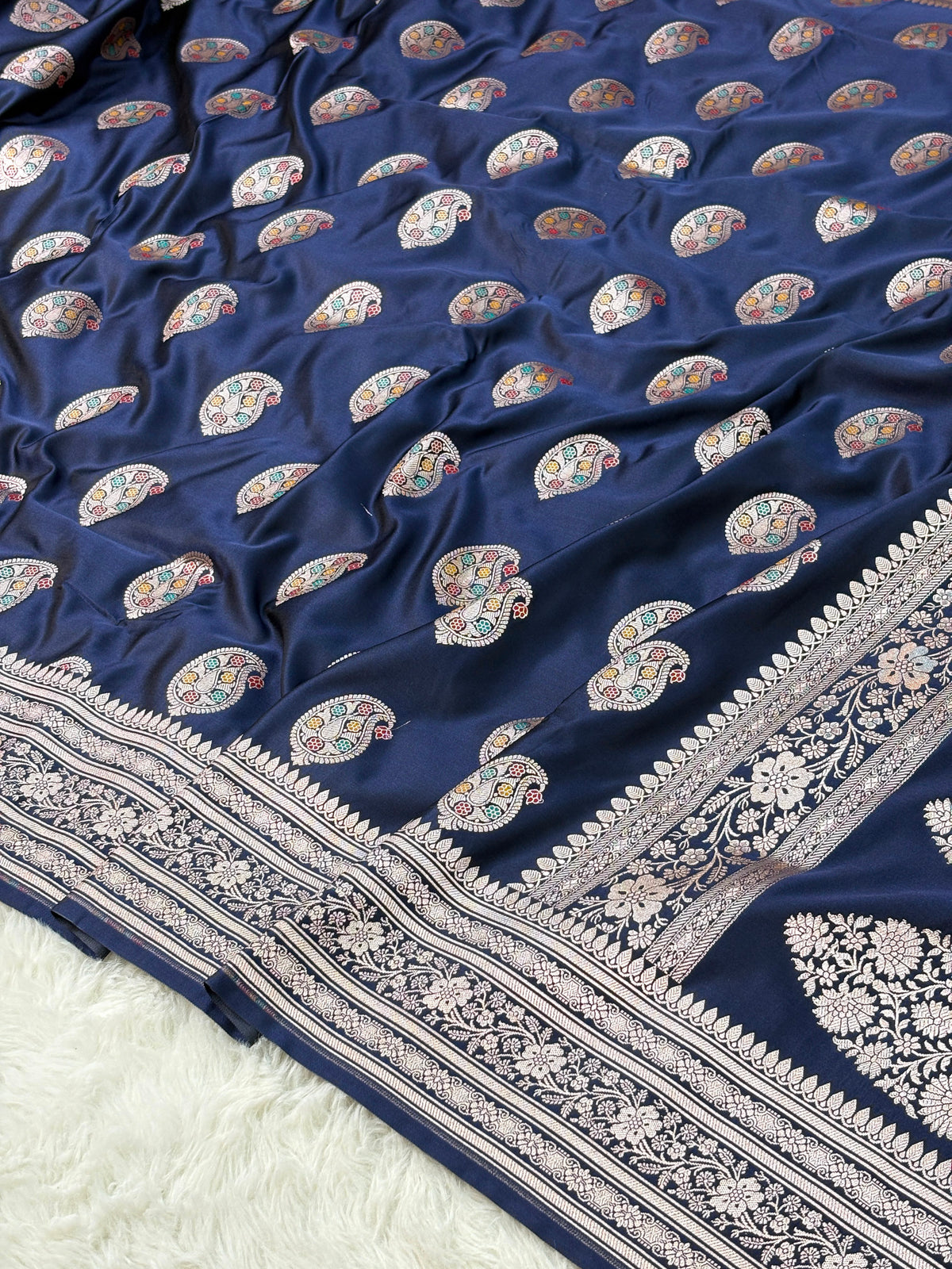 Mashru Silk Tilffi Cutwork Butta Saree
