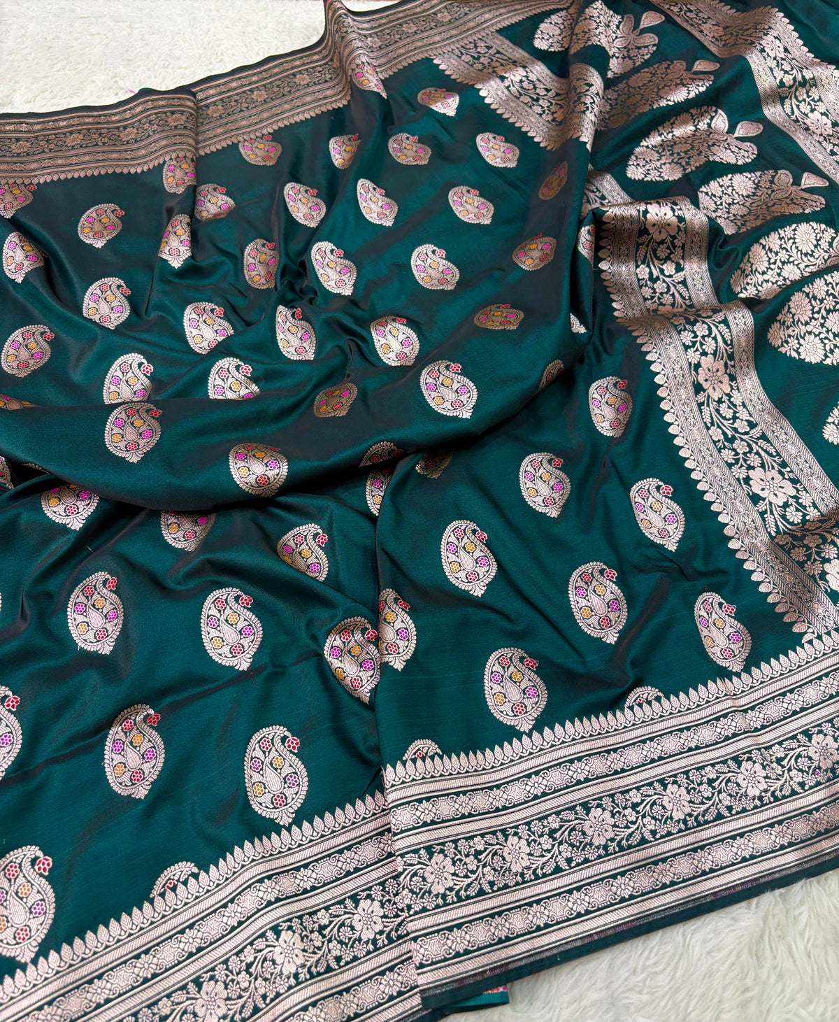 Mashru Silk Tilfi Cutwork Butta Saree